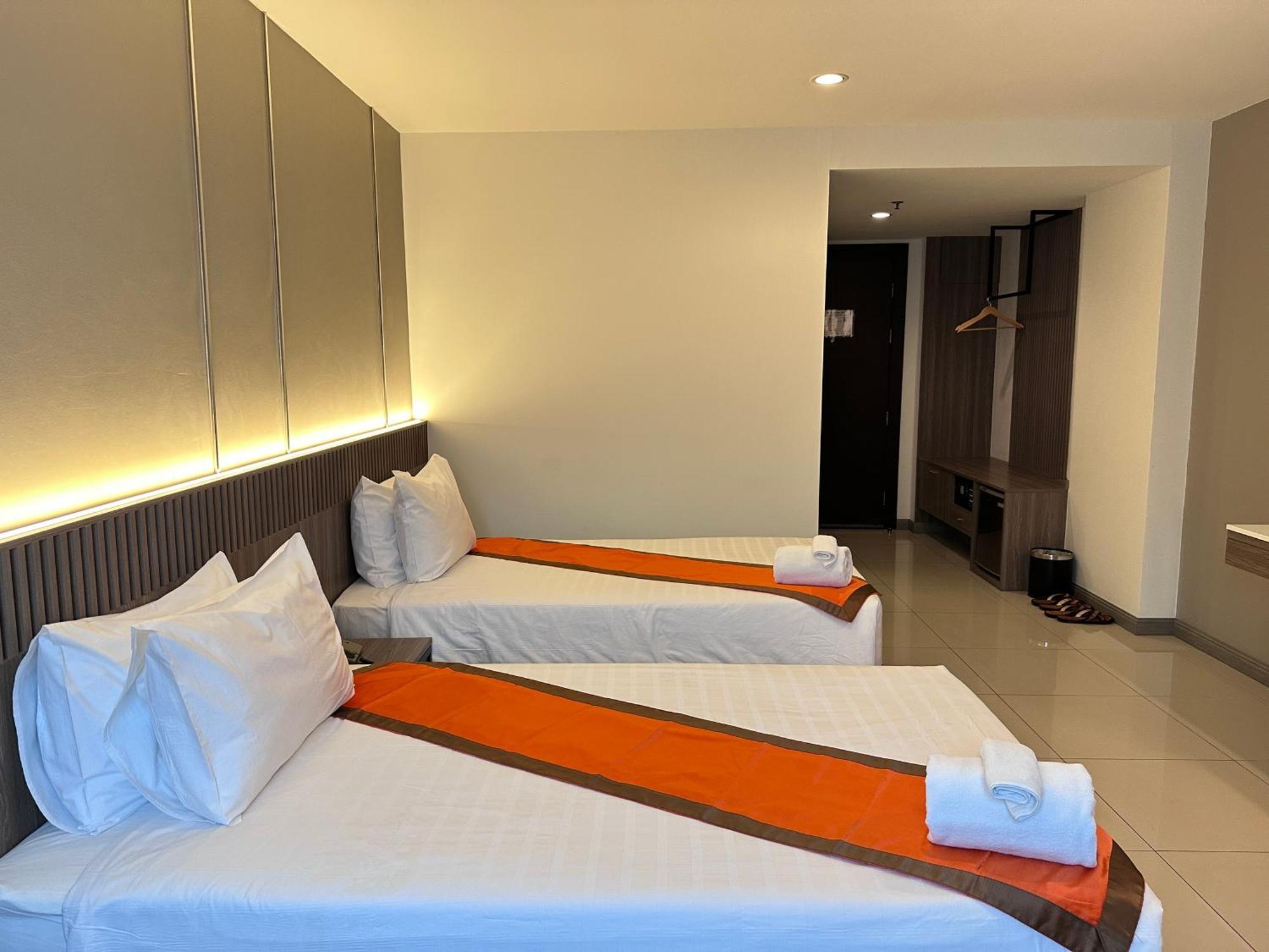 Crystal Suites Suvarnbhumi Airport Bangkok Bagian luar foto